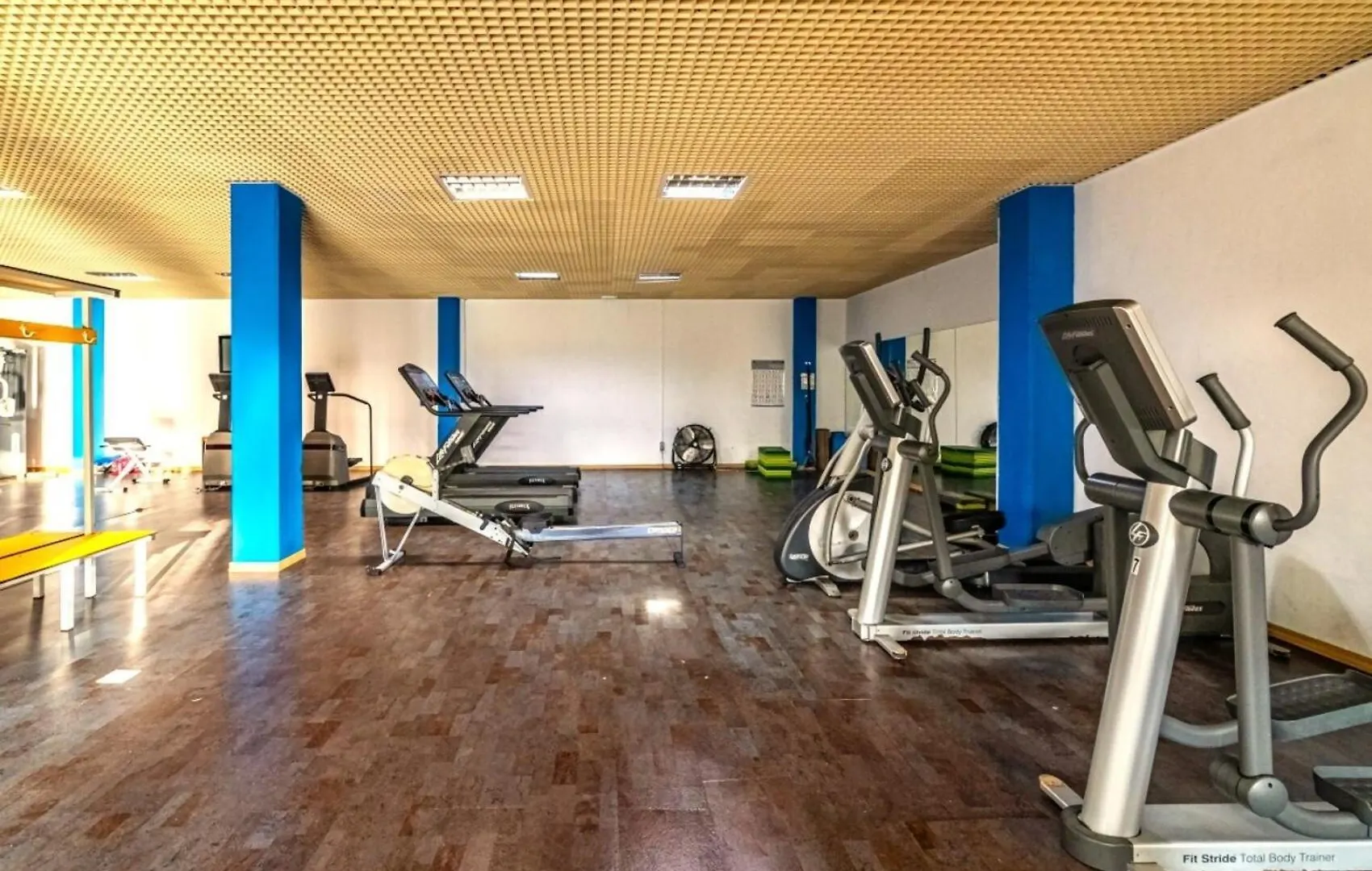 Piscina Climatizada Gym Jacuzzi Sauna Tennis Estepona